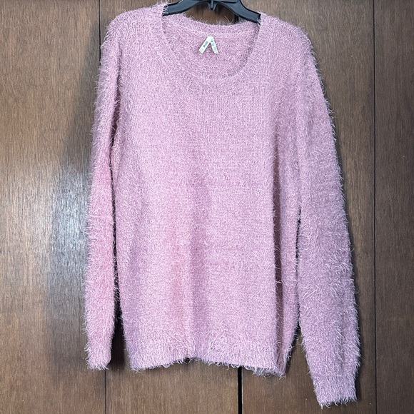 Mudd Sweaters - Mudd Soft Pinkish mauve Crew Neck Sweater. Plus size 2.